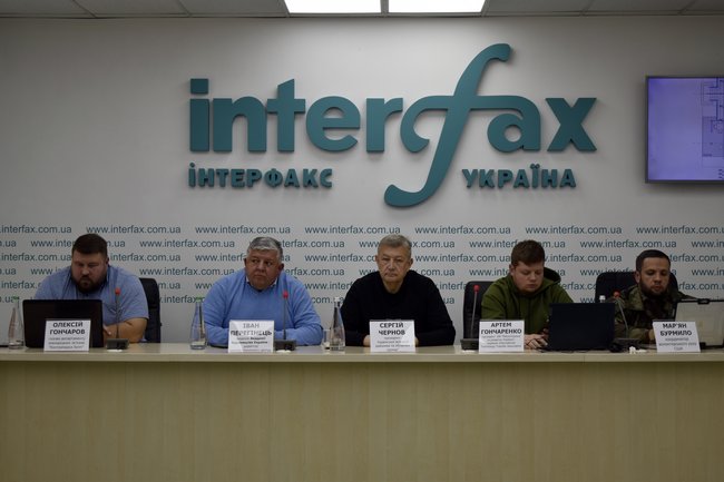 Українські волонтери стикнулися з проблемою ввезення до країни гумдопомоги – експерти